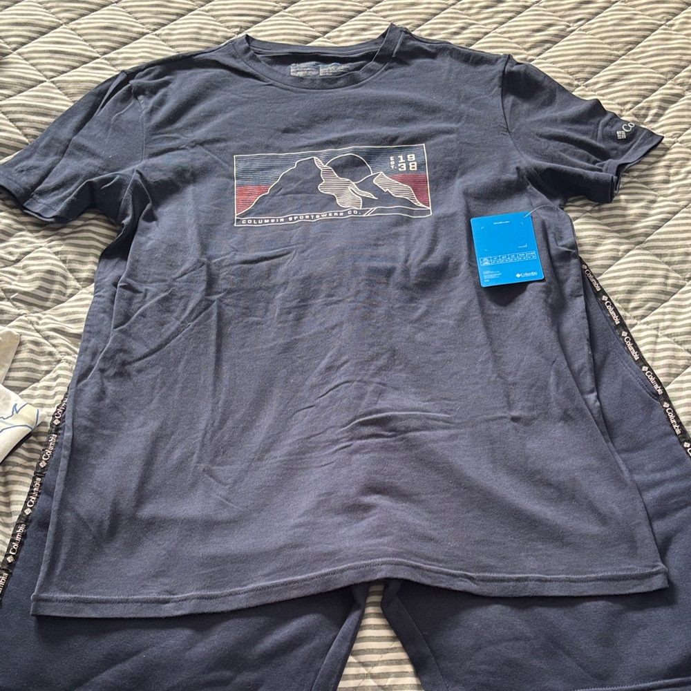 Blue Mountain Graphic Tee